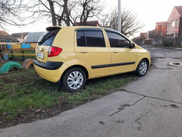 Желтый Хендай Гетц, объемом двигателя 1.4 л и пробегом 250 тыс. км за 3900 $, фото 8 на Automoto.ua