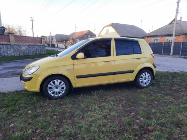 Желтый Хендай Гетц, объемом двигателя 1.4 л и пробегом 250 тыс. км за 3900 $, фото 3 на Automoto.ua