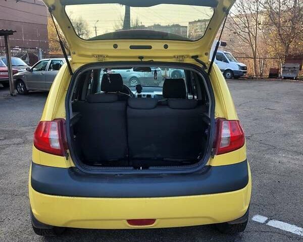 Желтый Хендай Гетц, объемом двигателя 1.4 л и пробегом 218 тыс. км за 4000 $, фото 6 на Automoto.ua