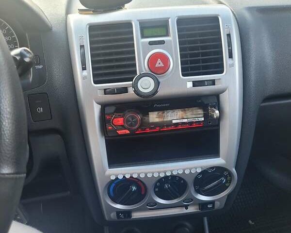 Желтый Хендай Гетц, объемом двигателя 1.4 л и пробегом 218 тыс. км за 4000 $, фото 4 на Automoto.ua