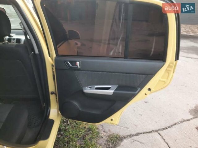 Желтый Хендай Гетц, объемом двигателя 1.4 л и пробегом 238 тыс. км за 3900 $, фото 17 на Automoto.ua