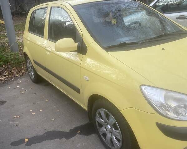 Желтый Хендай Гетц, объемом двигателя 1.4 л и пробегом 106 тыс. км за 5500 $, фото 3 на Automoto.ua