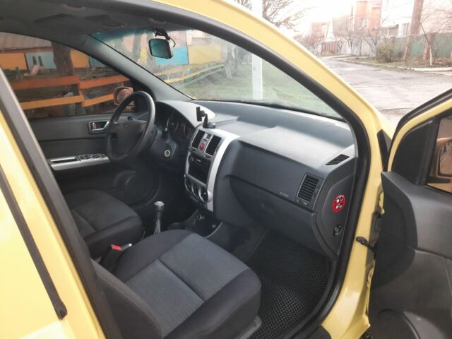 Желтый Хендай Гетц, объемом двигателя 1.4 л и пробегом 250 тыс. км за 3900 $, фото 21 на Automoto.ua
