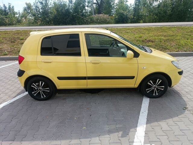 Желтый Хендай Гетц, объемом двигателя 1.4 л и пробегом 180 тыс. км за 4000 $, фото 1 на Automoto.ua