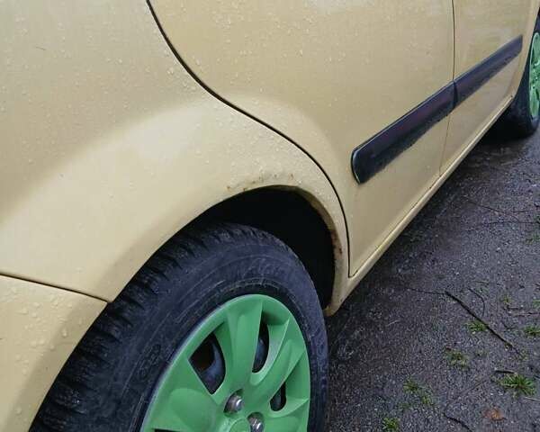 Желтый Хендай Гетц, объемом двигателя 1.4 л и пробегом 113 тыс. км за 4500 $, фото 6 на Automoto.ua