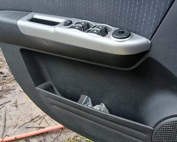 Желтый Хендай Гетц, объемом двигателя 1.4 л и пробегом 113 тыс. км за 4500 $, фото 4 на Automoto.ua