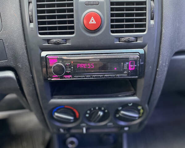 Желтый Хендай Гетц, объемом двигателя 1.4 л и пробегом 101 тыс. км за 4999 $, фото 7 на Automoto.ua