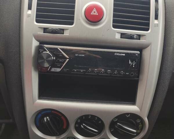 Жовтий Хендай Гетц, об'ємом двигуна 1.4 л та пробігом 256 тис. км за 6000 $, фото 14 на Automoto.ua