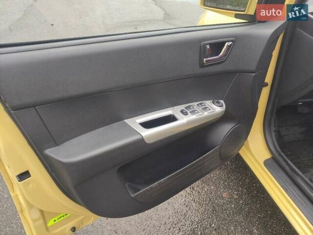 Жовтий Хендай Гетц, об'ємом двигуна 1.4 л та пробігом 256 тис. км за 6000 $, фото 12 на Automoto.ua