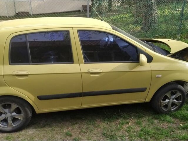 Желтый Хендай Гетц, объемом двигателя 1.4 л и пробегом 120 тыс. км за 2200 $, фото 5 на Automoto.ua