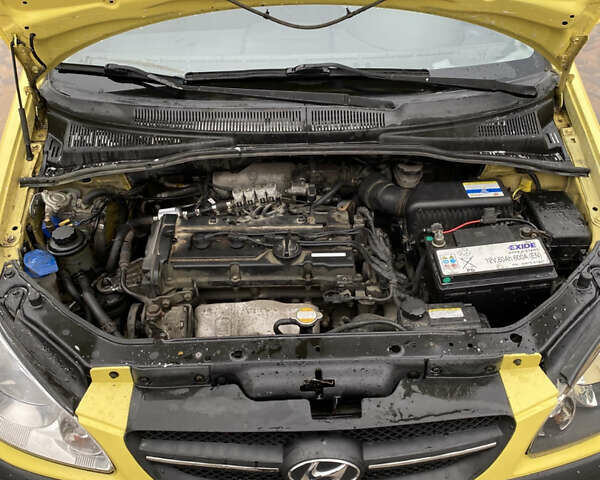 Желтый Хендай Гетц, объемом двигателя 1.4 л и пробегом 101 тыс. км за 4999 $, фото 11 на Automoto.ua