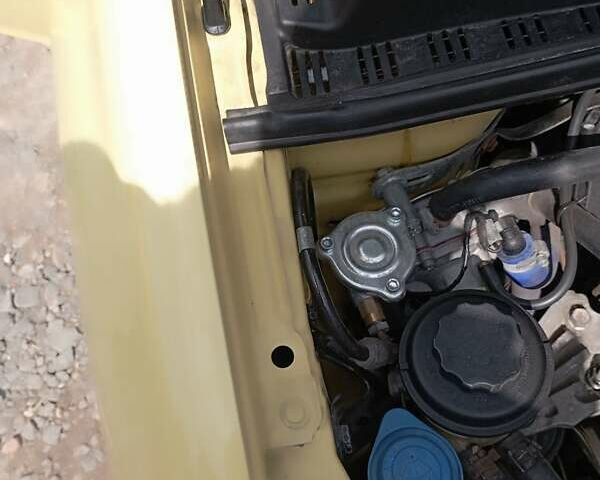 Желтый Хендай Гетц, объемом двигателя 1.4 л и пробегом 120 тыс. км за 5750 $, фото 18 на Automoto.ua