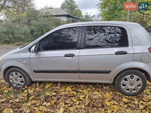Сірий Хендай Гетц, об'ємом двигуна 1.34 л та пробігом 220 тис. км за 3500 $, фото 2 на Automoto.ua