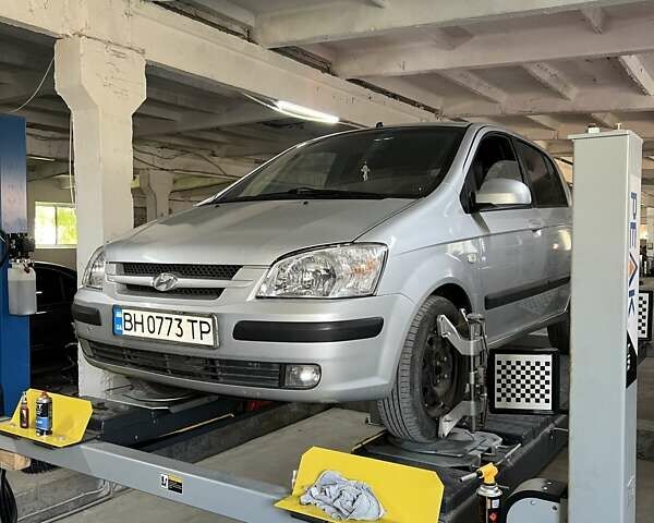 Серый Хендай Гетц, объемом двигателя 1.3 л и пробегом 250 тыс. км за 4700 $, фото 6 на Automoto.ua