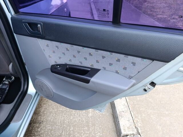 Серый Хендай Гетц, объемом двигателя 1.3 л и пробегом 226 тыс. км за 4500 $, фото 4 на Automoto.ua