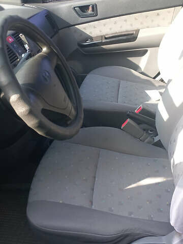 Серый Хендай Гетц, объемом двигателя 1.3 л и пробегом 156 тыс. км за 4600 $, фото 3 на Automoto.ua