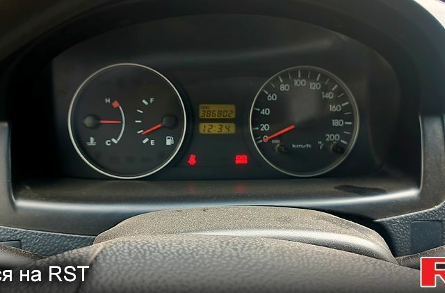 Серый Хендай Гетц, объемом двигателя 1.3 л и пробегом 390 тыс. км за 3200 $, фото 5 на Automoto.ua