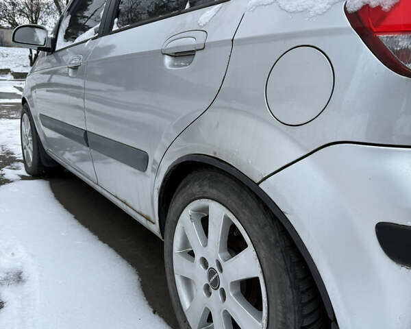 Серый Хендай Гетц, объемом двигателя 1.6 л и пробегом 242 тыс. км за 3800 $, фото 5 на Automoto.ua