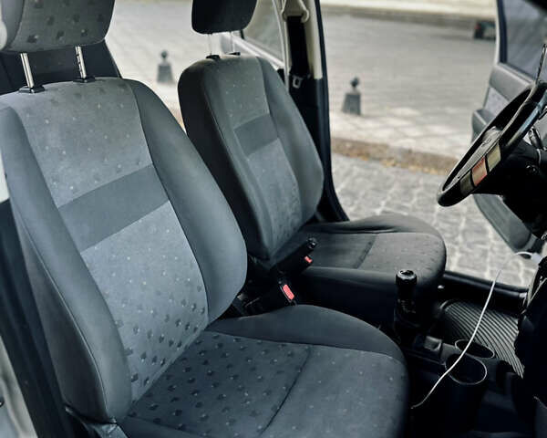 Хендай Гетц 2004 в Одессе на Automoto.ua Серый Хендай Гетц, объемом двигателя 1.3 л и пробегом 300 тыс. км за 3300 $, фото 6 на Automoto.ua