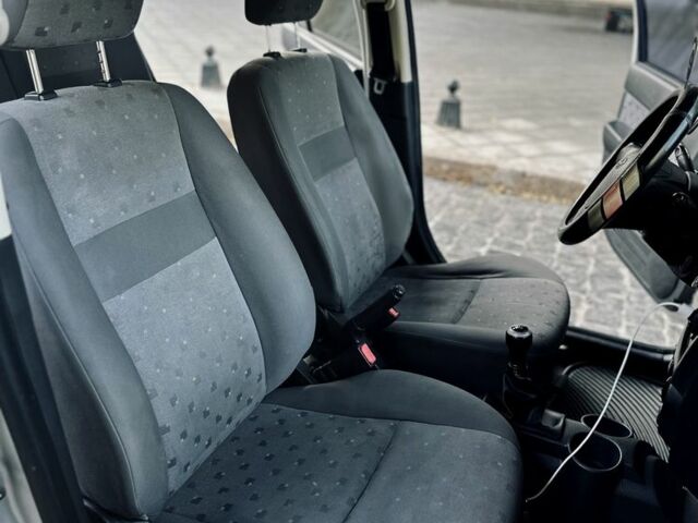 Хендай Гетц 2004 в Одессе на Automoto.ua Серый Хендай Гетц, объемом двигателя 1.3 л и пробегом 300 тыс. км за 3300 $, фото 6 на Automoto.ua