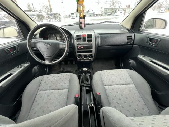 Серый Хендай Гетц, объемом двигателя 1.5 л и пробегом 300 тыс. км за 3850 $, фото 3 на Automoto.ua