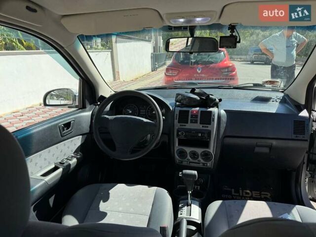 Сірий Хендай Гетц, об'ємом двигуна 1.3 л та пробігом 150 тис. км за 3999 $, фото 6 на Automoto.ua