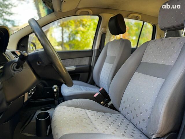 Хендай Гетц 2005 в Киеве на Automoto.ua Серый Хендай Гетц, объемом двигателя 1.4 л и пробегом 160 тыс. км за 3640 $, фото 15 на Automoto.ua