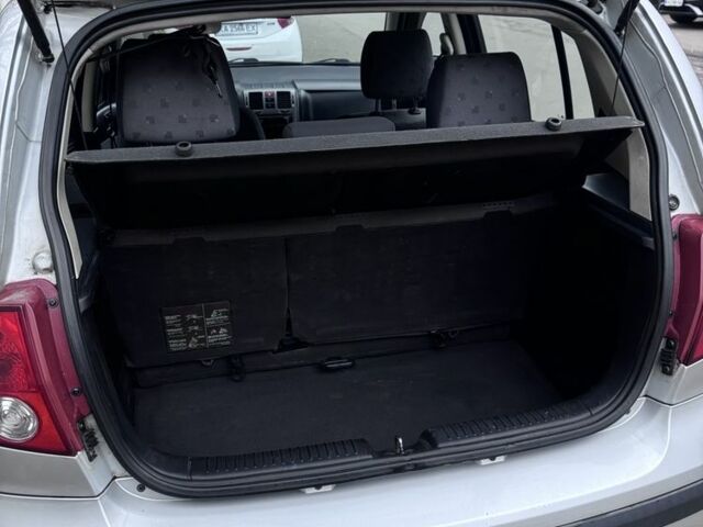 Серый Хендай Гетц, объемом двигателя 1.3 л и пробегом 215 тыс. км за 3900 $, фото 4 на Automoto.ua