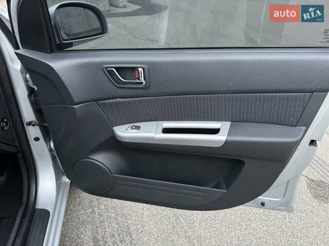 Серый Хендай Гетц, объемом двигателя 1.4 л и пробегом 189 тыс. км за 5200 $, фото 13 на Automoto.ua