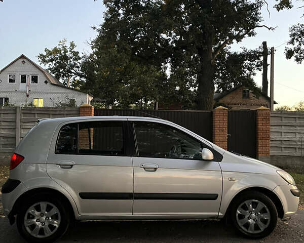 Серый Хендай Гетц, объемом двигателя 1.4 л и пробегом 163 тыс. км за 4200 $, фото 1 на Automoto.ua