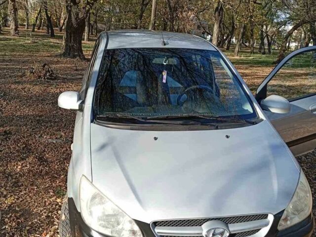 Серый Хендай Гетц, объемом двигателя 1.1 л и пробегом 165 тыс. км за 4000 $, фото 1 на Automoto.ua