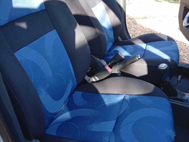 Серый Хендай Гетц, объемом двигателя 1.1 л и пробегом 165 тыс. км за 4000 $, фото 5 на Automoto.ua