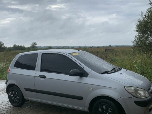 Серый Хендай Гетц, объемом двигателя 1.1 л и пробегом 220 тыс. км за 2300 $, фото 2 на Automoto.ua