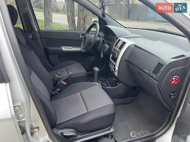 Серый Хендай Гетц, объемом двигателя 1.4 л и пробегом 160 тыс. км за 5500 $, фото 12 на Automoto.ua