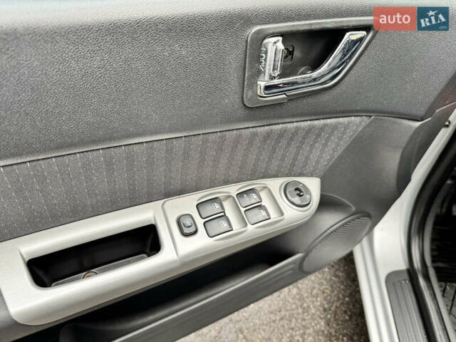 Серый Хендай Гетц, объемом двигателя 1.4 л и пробегом 149 тыс. км за 5500 $, фото 22 на Automoto.ua