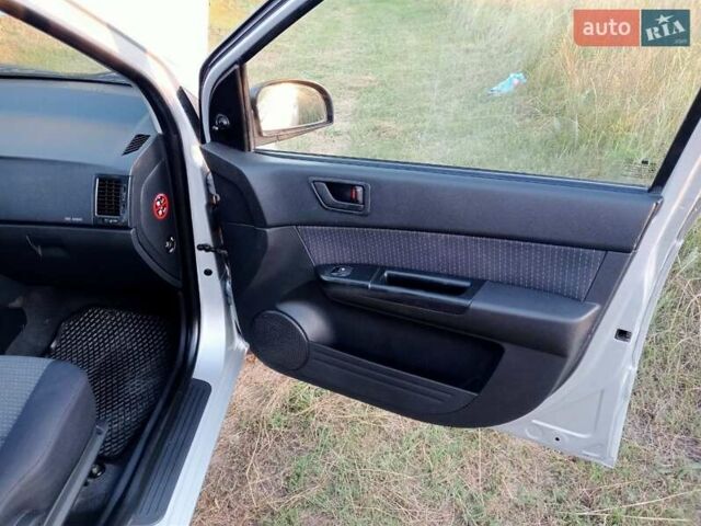 Сірий Хендай Гетц, об'ємом двигуна 1.09 л та пробігом 119 тис. км за 4390 $, фото 4 на Automoto.ua