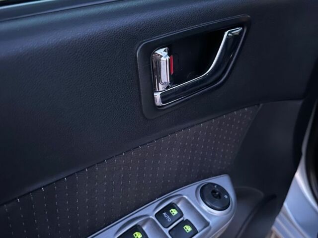 Серый Хендай Гетц, объемом двигателя 1.6 л и пробегом 170 тыс. км за 4700 $, фото 4 на Automoto.ua