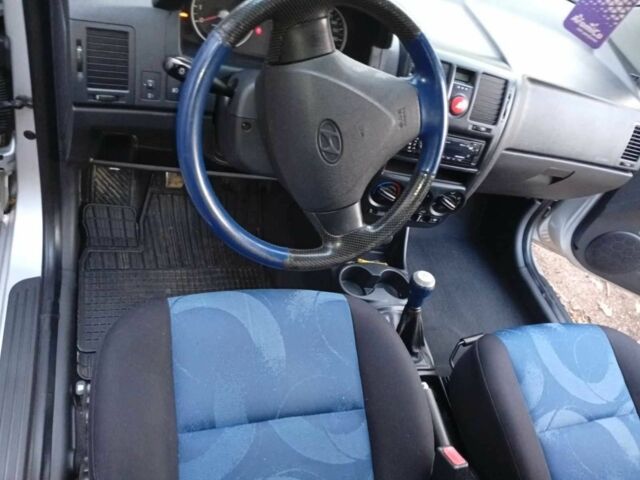 Серый Хендай Гетц, объемом двигателя 1.1 л и пробегом 165 тыс. км за 4000 $, фото 4 на Automoto.ua