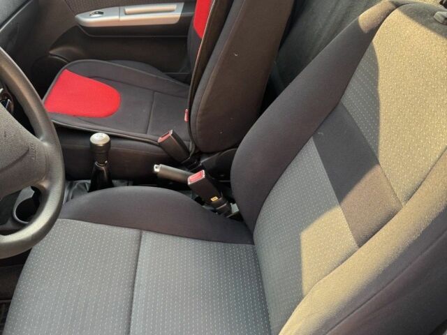 Серый Хендай Гетц, объемом двигателя 1.1 л и пробегом 187 тыс. км за 4600 $, фото 3 на Automoto.ua