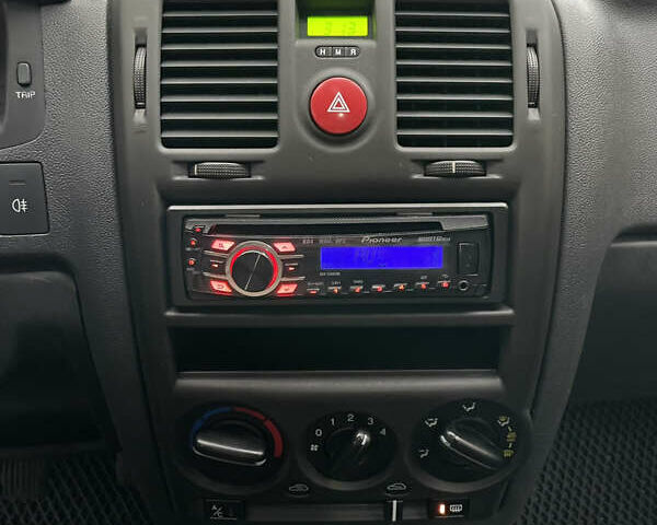 Серый Хендай Гетц, объемом двигателя 1.09 л и пробегом 263 тыс. км за 3200 $, фото 18 на Automoto.ua