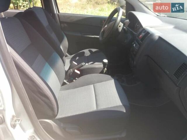 Серый Хендай Гетц, объемом двигателя 1.1 л и пробегом 217 тыс. км за 3600 $, фото 15 на Automoto.ua