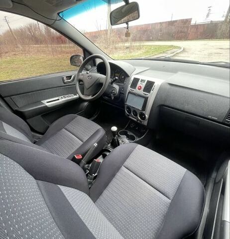 Сірий Хендай Гетц, об'ємом двигуна 1.4 л та пробігом 2 тис. км за 3500 $, фото 5 на Automoto.ua