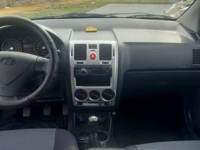 Серый Хендай Гетц, объемом двигателя 1.4 л и пробегом 130 тыс. км за 5000 $, фото 2 на Automoto.ua