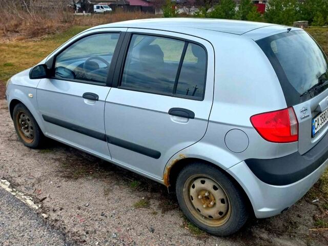 Серый Хендай Гетц, объемом двигателя 1.1 л и пробегом 185 тыс. км за 4000 $, фото 4 на Automoto.ua