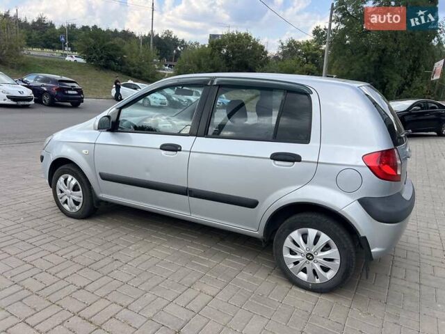 Сірий Хендай Гетц, об'ємом двигуна 1.4 л та пробігом 143 тис. км за 5500 $, фото 4 на Automoto.ua