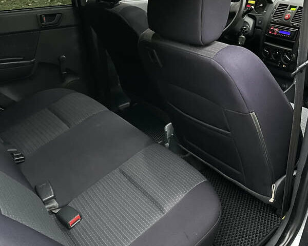 Серый Хендай Гетц, объемом двигателя 1.09 л и пробегом 263 тыс. км за 3200 $, фото 8 на Automoto.ua