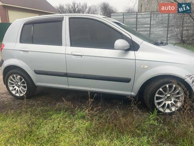 Серый Хендай Гетц, объемом двигателя 1.4 л и пробегом 160 тыс. км за 6000 $, фото 4 на Automoto.ua