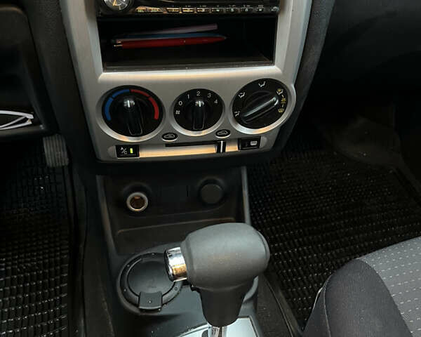 Серый Хендай Гетц, объемом двигателя 1.4 л и пробегом 150 тыс. км за 5800 $, фото 17 на Automoto.ua