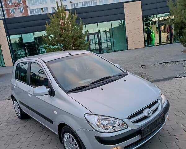 Серый Хендай Гетц, объемом двигателя 1.4 л и пробегом 98 тыс. км за 5700 $, фото 2 на Automoto.ua