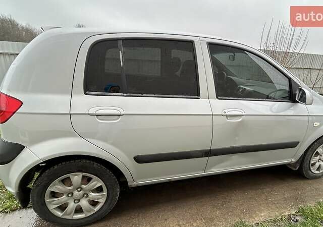 Сірий Хендай Гетц, об'ємом двигуна 1.4 л та пробігом 287 тис. км за 6199 $, фото 3 на Automoto.ua